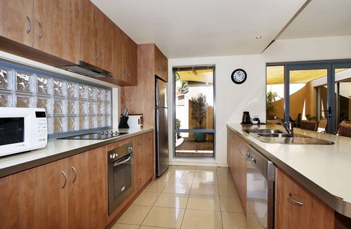 Bright House | Mill House in central Bright