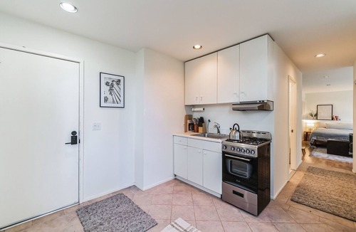 Mill Valley Apartment | Mill Valley Treehouse Apt 1 Bedroom Apts by RedAwning