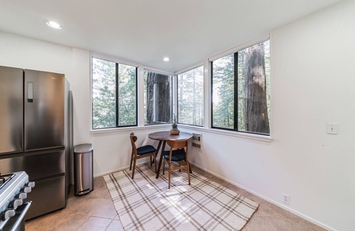 Mill Valley Apartment | Mill Valley Treehouse Apt 1 Bedroom Apts by RedAwning