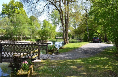 Monts House | Mill with terrace on the water - variety, charm & space.