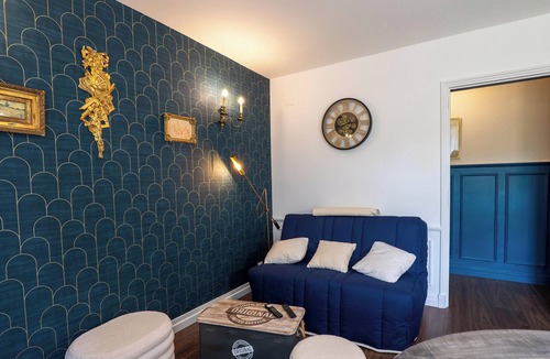 Millau Apartment | Millau apartment in bourgeois house