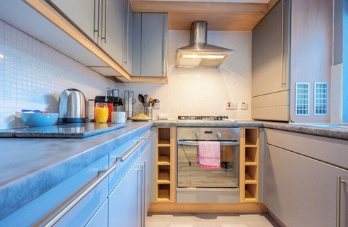 Riverside Apartment | Millennium View by Tŷ SA