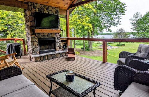 Hannibal House | Miller Dam Lakeview Oasis