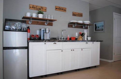 Miller Lake Apartment | Miller Lake Cottage with lake access 100m from the front door.