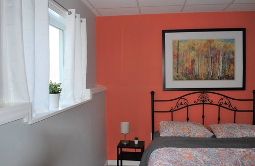 Miller Lake Apartment | Miller Lake Cottage with lake access 100m from the front door.