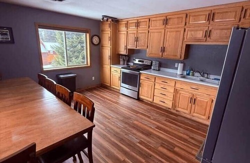 Cooke City-Silver Gate House | Miller Mountain Cabin