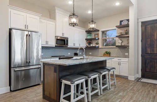 Pottsboro House | Miller's Cove on Lake Texoma! Luxury Lakeview Home built in 2017!