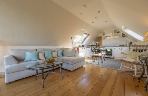 Erpingham Ski Chalet | Miller's Loft, A romantic retreat for 2