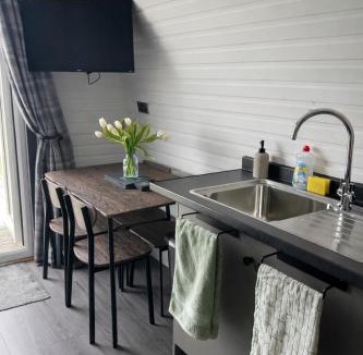 Stromness Villa | Millfield Glamping Pods - Heatherhouse