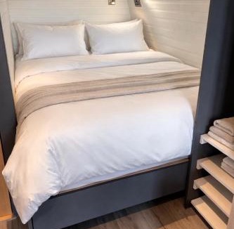 Stromness Villa | Millfield Glamping Pods - Heatherhouse