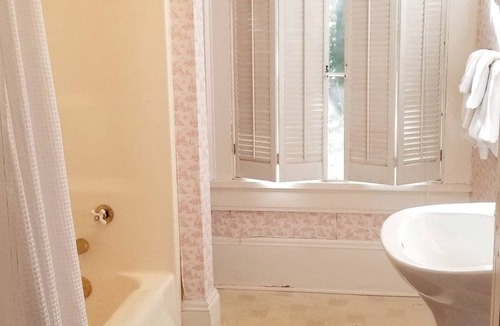 Quincy Bed & Breakfast | Millhouse Inn