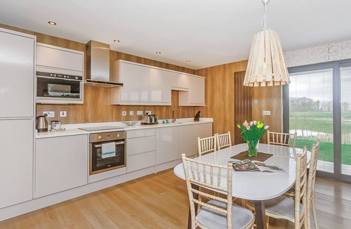 Pocklington Ski Chalet | Millington Deluxe Lodge