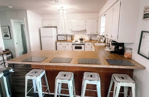 Crowder House | Million-Dollar Lake View + Hot Tub Retreat!