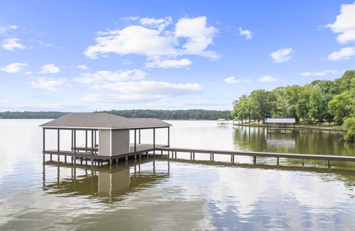 Dogwood House | Million Dollar Lakeview on Lake Bob Sandlin