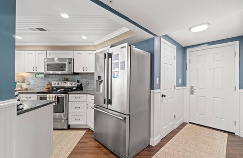 Biltmore Beach Condo | Million Dollar View On Family Friendly Beach - Includes Beach Chairs