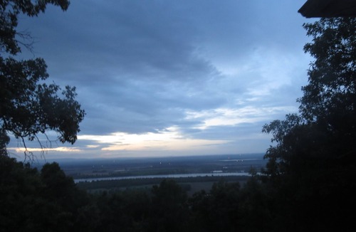 Morrilton House | Million Dollar View overlooking Arkansas River- NOW WITH WIFI