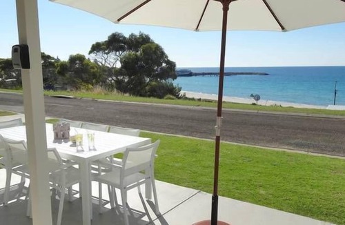 Penneshaw House | Millpond - Penneshaw Beach