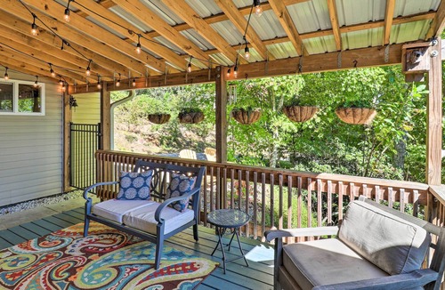 Mills River House | Mills River Forest Home w/ Deck & Mountain View!