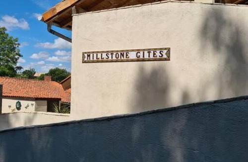 Chassenon Apartment | Millstone Gite 2, two bed apartment + shared pool