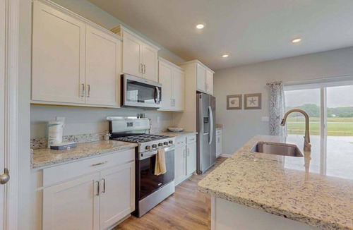 Frankford Condo | Millville by the Sea townhome with clubhouse, pools & wellness center access