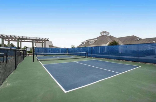 Frankford Condo | Millville by the Sea townhome with clubhouse, pools & wellness center access