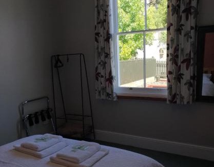 Bluff Hill House | Milton Cottage