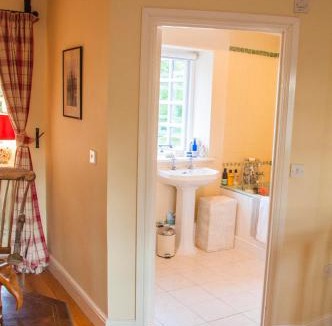 East Knoyle Bed & Breakfast | Milton Farm