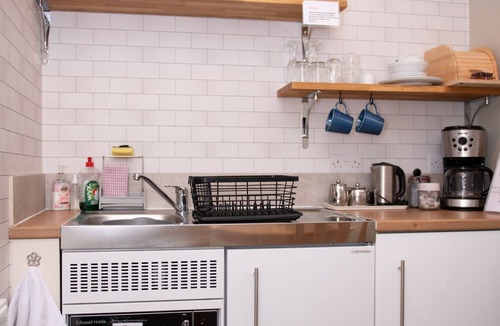 Askrigg Apartment | Milton House Studio Apartment Suites