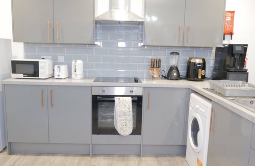 Fenny Stratford Apartment | Milton Keynes Luxury Massage Apartment