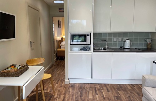 Lee-on-the-Solent Apartment | Milvil Self Contained Apartment