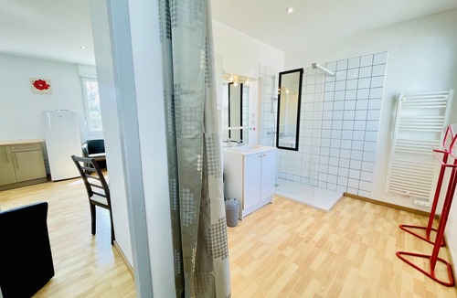 Forges-les-Bains Apartment | Mimosa : Charming studio near the thermal baths