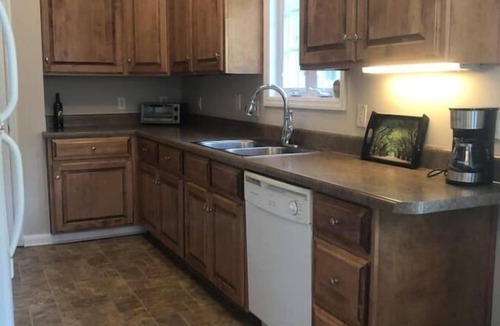 Aiken Cottage | Mimosa Cottage and Farm- 2br cottage & stalls. Masters