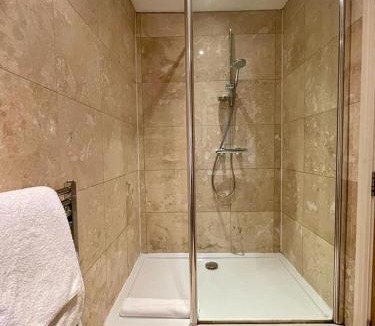 Bentley House | Mimosa Cottage