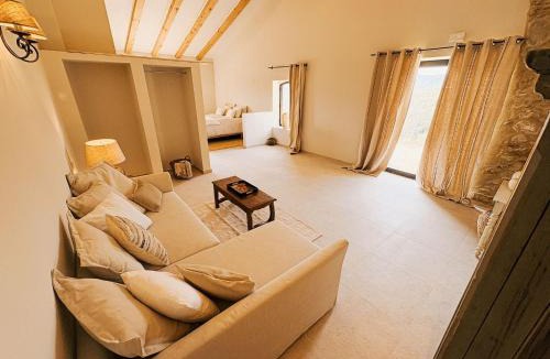 Quart Bed & Breakfast | Mimosa Lodge