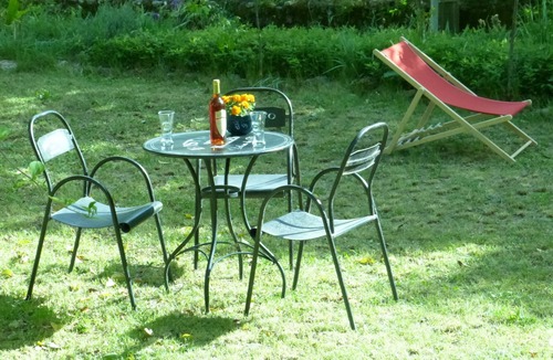 Thoiras Cottage | Mimosa on a hillside, gite 4/6 pers, 2 suites