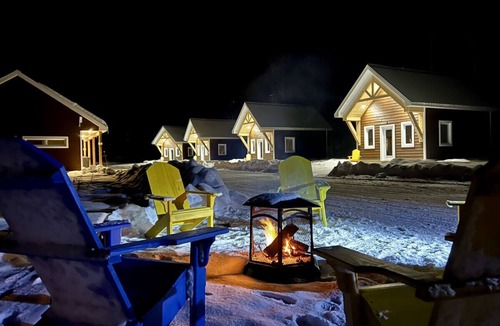 Saint-Gabriel-de-Valcartier Ski Chalet | Mini cottage # 3 by the river banks