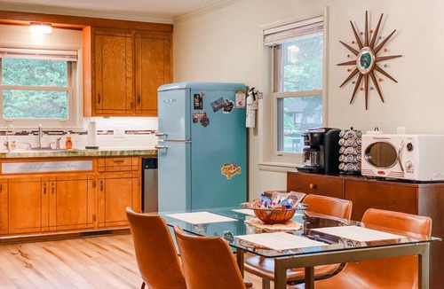 Rogers House | Min to Beaver Lake & Trails