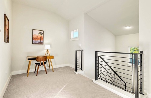 Apache Shores House | Min to Lake Austin + Travis, New LOW Summer Rate