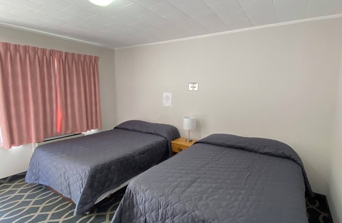 Mindemoya Hotel | Mindemoya Motel