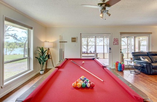 Mineola House | Mineola Lake House w/Dock & Fire Pit!