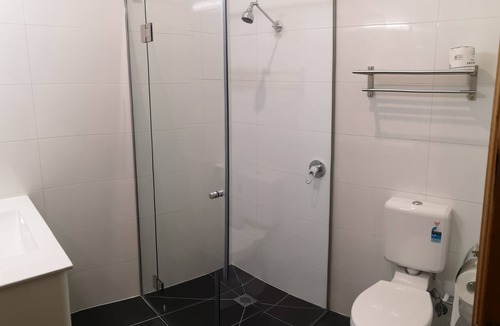 Ballarat East Hotel | Miner's Retreat Motel