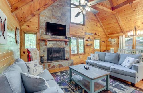 Mineral Bluff House | Mineral Bluff Cabin: Hot Tub, Pets, & Peace