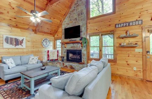 Mineral Bluff House | Mineral Bluff Cabin: Hot Tub, Pets, & Peace