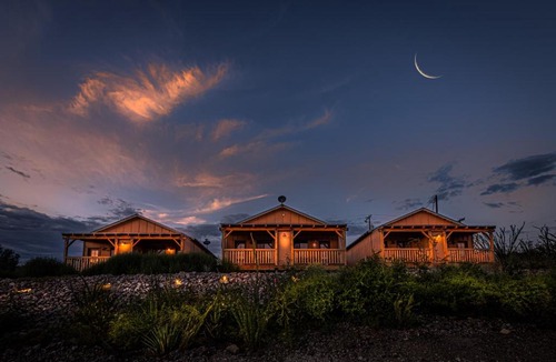 Tombstone Ski Chalet | Miners Cabin #3 -Two Double Beds - Private Balcony - Walk to the Action