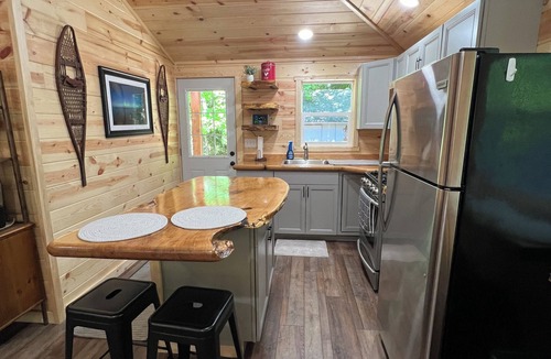 Munising Cabin | Miners Cabin - Pictured Rocks Lodging