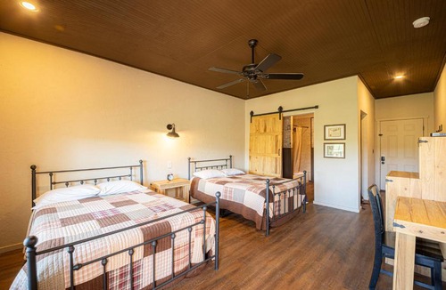 Tombstone Ski Chalet | Miners Cabins #1 - Two Double Beds and Private Balcony