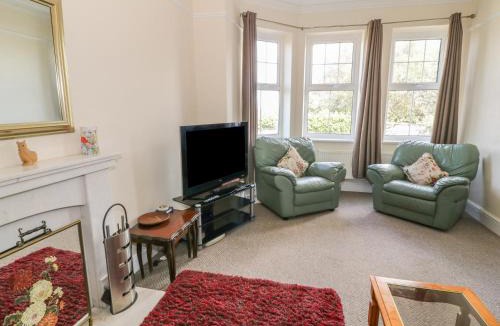 Newborough House | Minffordd