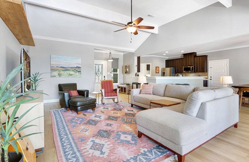 San Marcos House | Minglewood I Private pool with cabana just outside Wimberley!