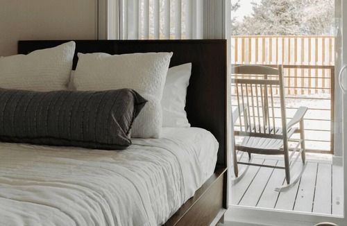 Wimberley Cabin | Mingo Cabin - Cabin sleeps up to 6 people. Pet friendly.