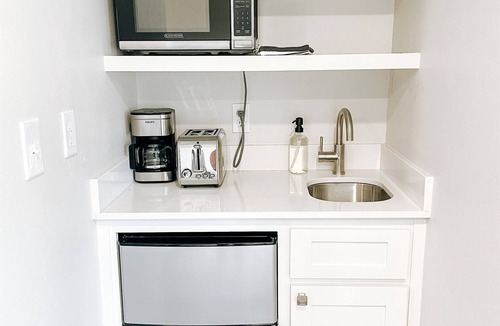 Midtown Apartment | Mini #26 Modern Mini Studio in OKC's Midtown!